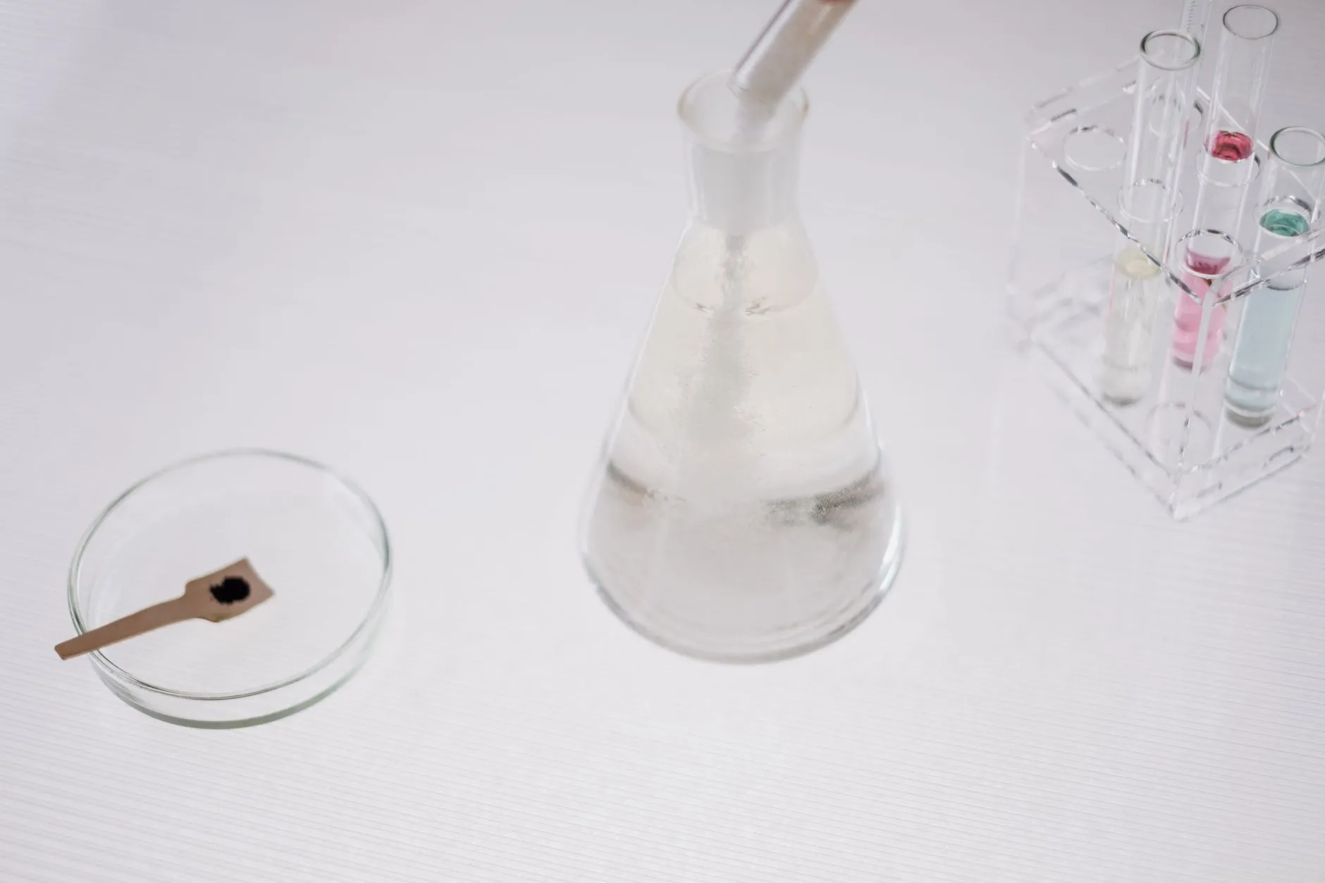 滴灌带与微喷带在川渝丘陵农田的节水效果对比分析